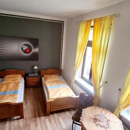 Hotel-Garni "Zum Loewen" Bad Freienwalde Luaran gambar